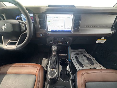 Used 2023 Ford Bronco Outer Banks AWD/4WD image 12