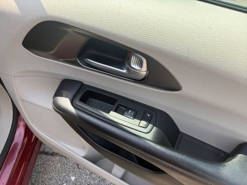 Used 2018 Chrysler Pacifica Limited FWD image 14
