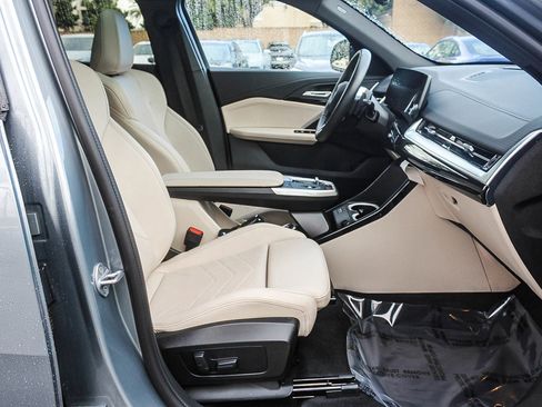 Certified 2025 BMW X2 xDrive28i w/ M Sport Package image 16