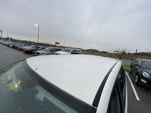 Used 2013 Dodge Grand Caravan SE image 3