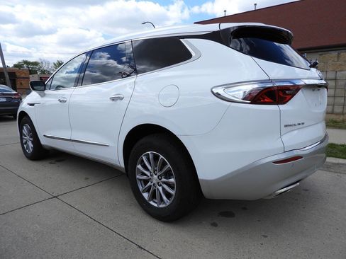 Used 2022 Buick Enclave Essence w/ Trailering Package, 5000 lbs. FWD image 8