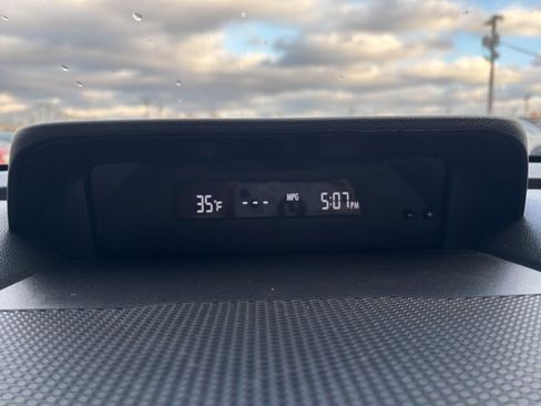 Used 2021 Subaru Ascent Premium w/ Convenience Package image 14