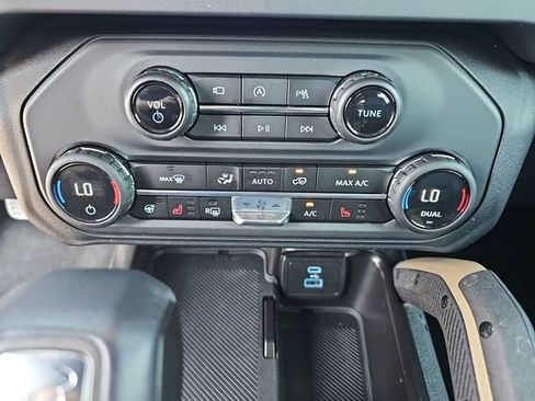 Used 2025 Ford Bronco Badlands AWD/4WD image 29