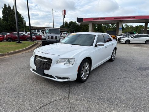 Used 2019 Chrysler 300 Limited AWD/4WD image 1