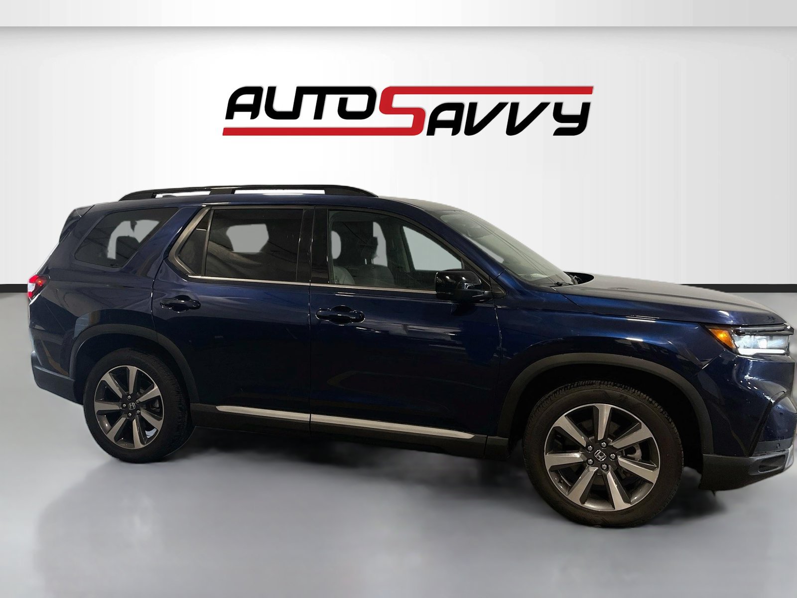 Used 2025 Honda Pilot Touring image 8