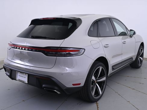 Certified 2025 Porsche Macan image 7