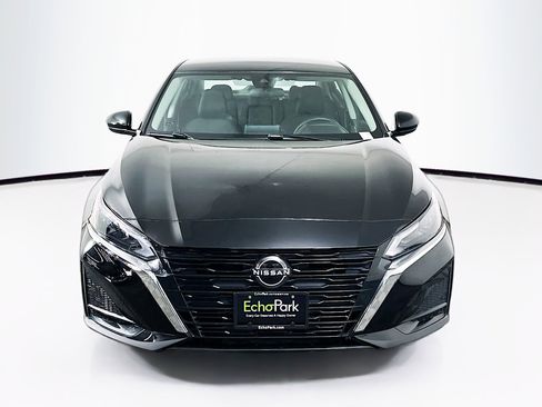 Used 2023 Nissan Altima 2.5 SV image 2