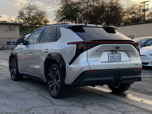 Used 2023 Toyota bZ4X AWD image 2