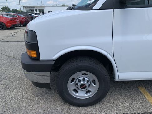New 2025 GMC Savana 2500 RWD image 40