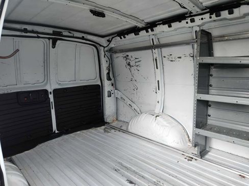 Used 2017 Chevrolet Express 2500 image 14