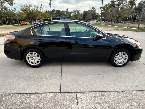 Used 2010 Nissan Altima 2.5 image 9