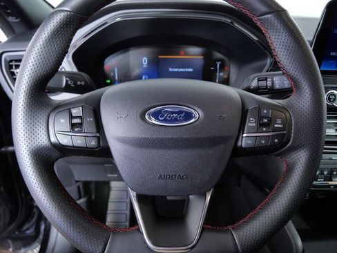 Certified 2025 Ford Escape ST-Line AWD/4WD image 22