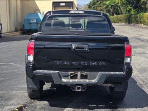 Used 2023 Toyota Tacoma Limited w/ Nightshade Package image 8