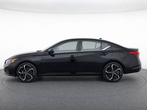 Used 2024 Nissan Altima 2.5 SR FWD image 12