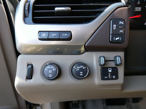 Used 2020 Chevrolet Tahoe Premier image 8