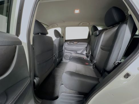 Used 2019 Nissan Rogue S w/ Special Edition Package FWD image 29