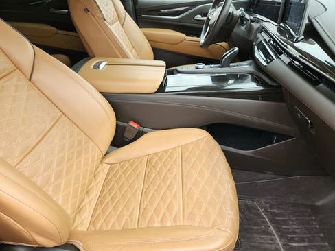 Certified 2023 Cadillac Escalade Premium Luxury w/ LPO, Radiant Package AWD/4WD image 22