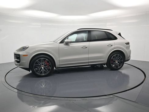 Certified 2026 Porsche Cayenne S w/ Premium Package Plus AWD/4WD image 2