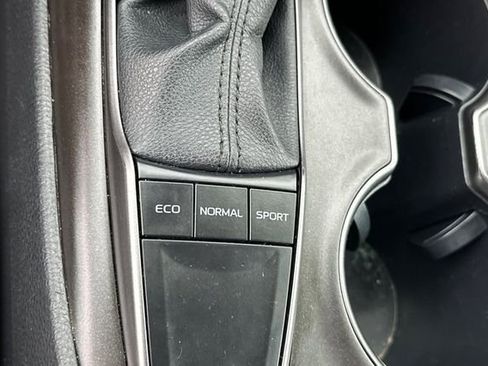 Used 2023 Toyota Camry SE image 33