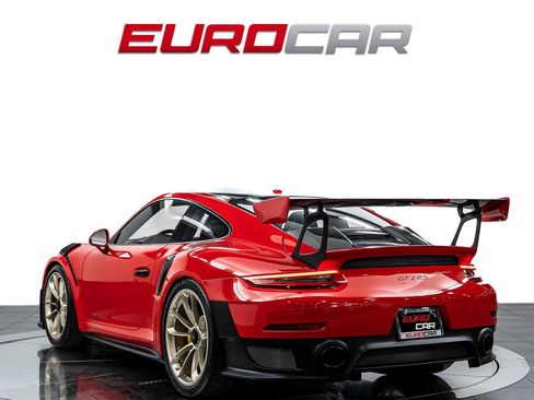 Used 2018 Porsche 911 GT2 RS image 3