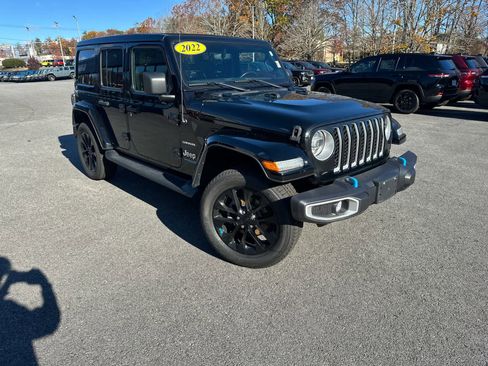 Used 2022 Jeep Wrangler Unlimited Sahara w/ Cold Weather Group image 2
