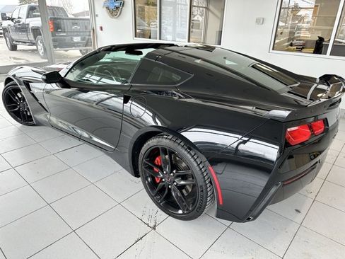 Used 2017 Chevrolet Corvette Stingray Coupe w/ Z51 2LT image 12