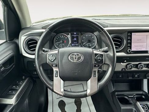 Used 2022 Toyota Tacoma SR5 RWD image 12