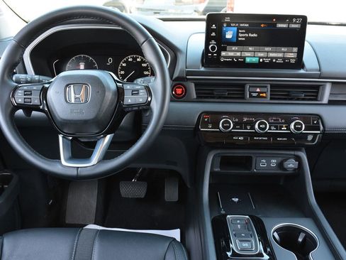 Used 2025 Honda Pilot Touring image 21