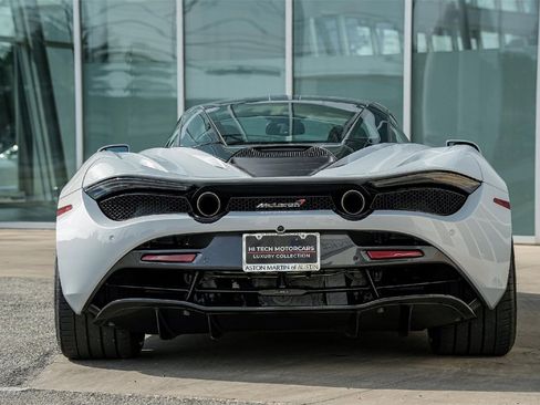 Used 2018 McLaren 720S image 12