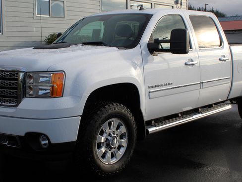 Used 2012 GMC Sierra 3500 Denali image 2