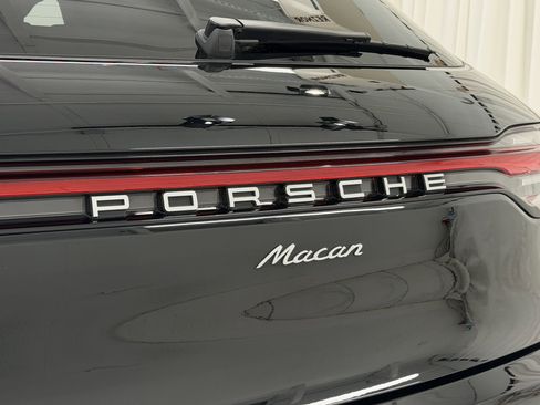 Certified 2025 Porsche Macan image 63
