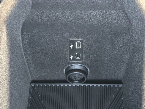 Certified 2026 BMW 740i xDrive image 24