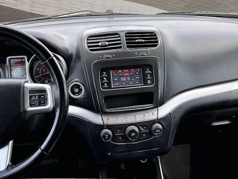 Used 2020 Dodge Journey SE w/ SE Popular Equipment Group FWD image 5