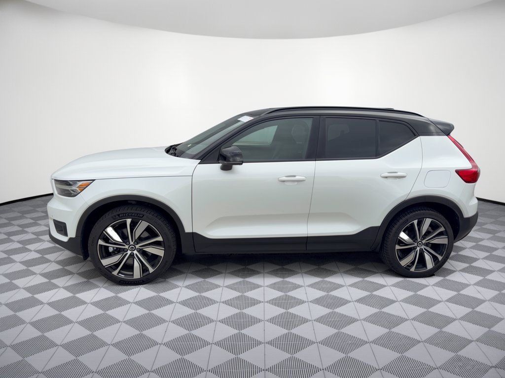 Used 2021 Volvo XC40 P8 Recharge w/ Climate Package AWD/4WD image 2