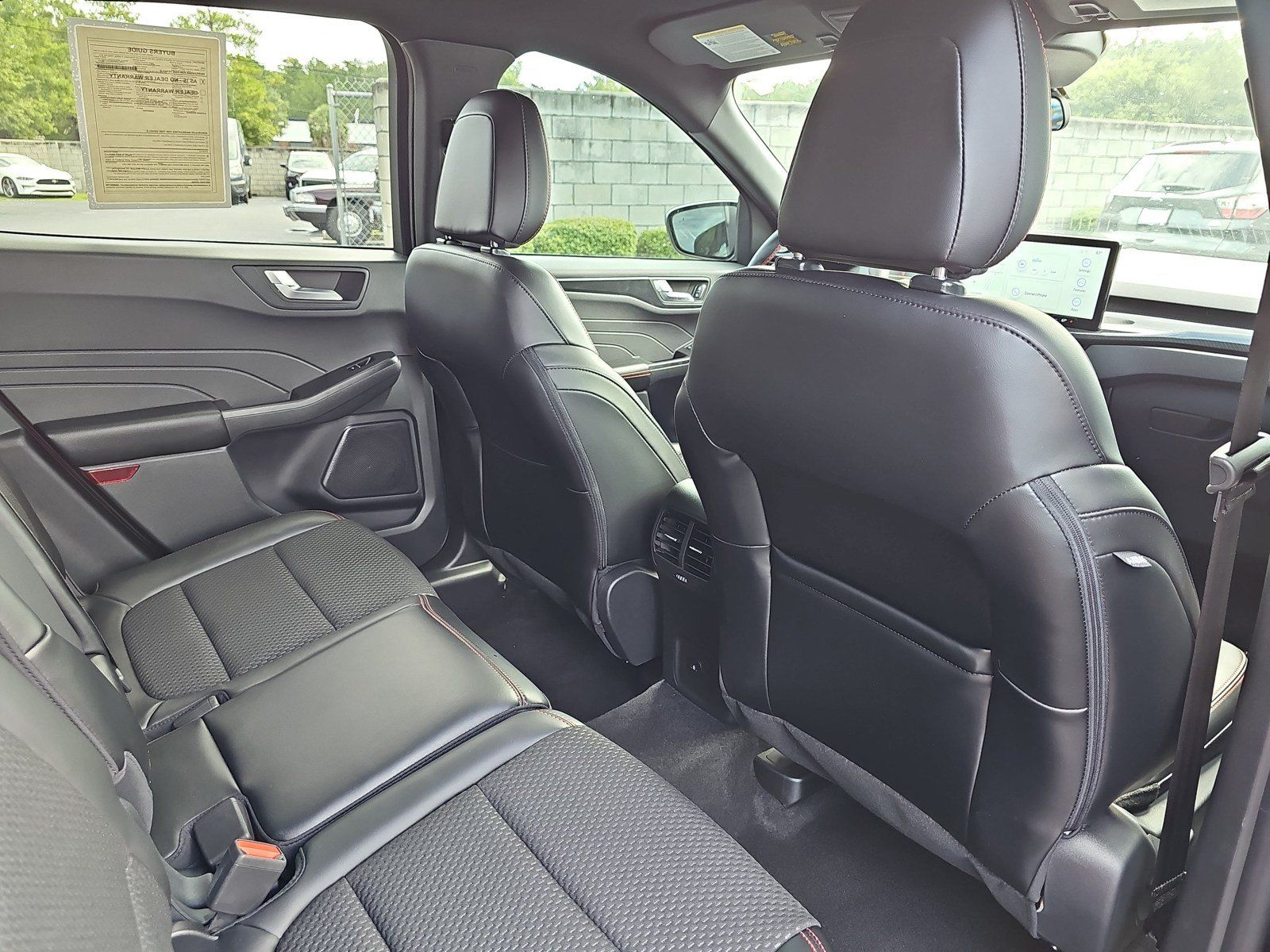 Used 2024 Ford Escape ST-Line w/ Tech Pack #1 FWD image 11