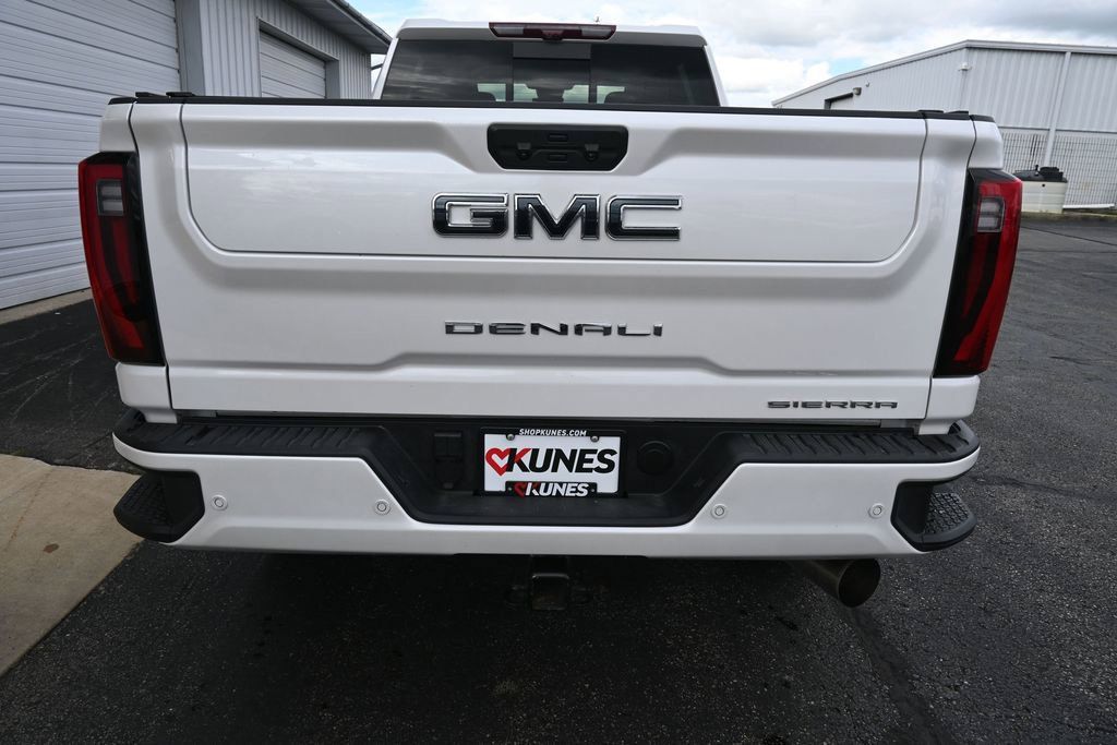 Used 2025 GMC Sierra 3500 Denali Ultimate AWD/4WD image 10