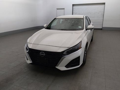 Used 2023 Nissan Altima 2.5 SV AWD/4WD image 15