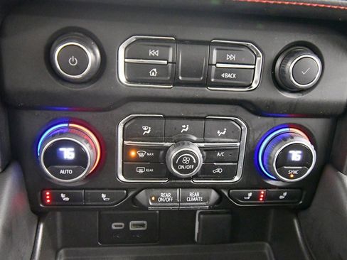 Used 2023 Chevrolet Suburban RST image 26