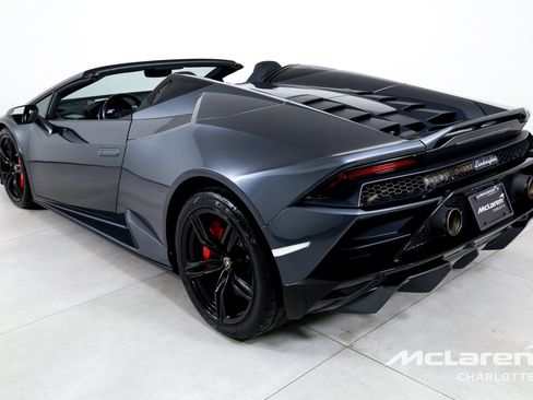 Used 2022 Lamborghini Huracan EVO RWD image 7