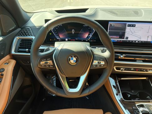 Used 2026 BMW X5 sDrive40i RWD image 11