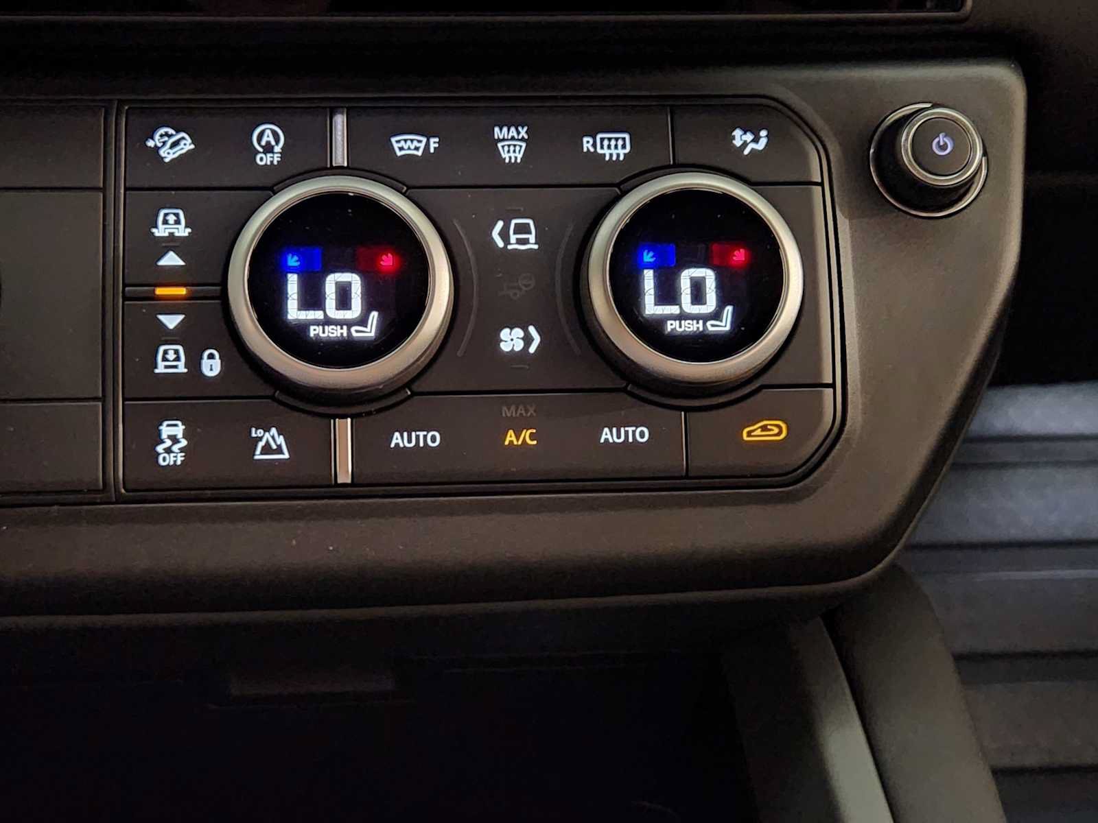 New 2026 Land Rover Defender 110 S AWD/4WD image 18