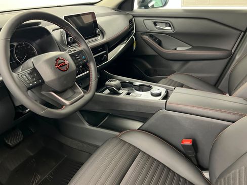 New 2026 Nissan Rogue SV AWD/4WD image 15