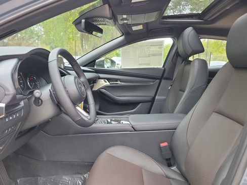 New 2026 MAZDA MAZDA3 Hatchback w/Premium Plus Pkg image 2