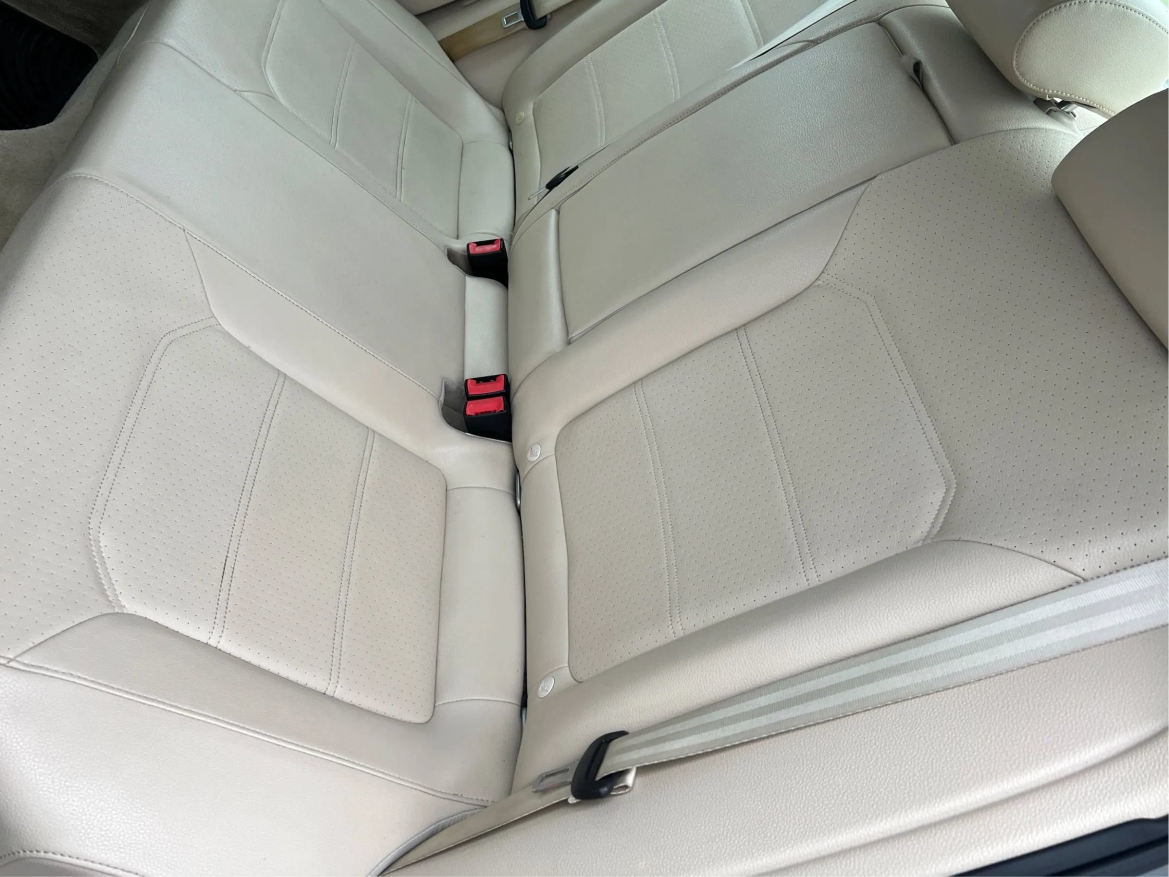 Used 2012 Volkswagen Passat TDI SE FWD image 21