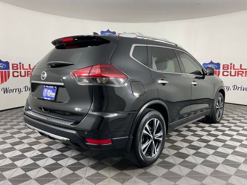 Used 2019 Nissan Rogue SV w/ Premium Package FWD image 3
