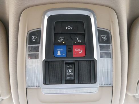 Used 2019 RAM 1500 Laramie image 52