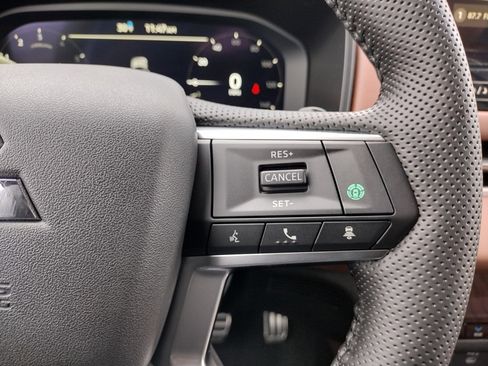 New 2026 Mitsubishi Outlander SEL image 32