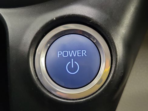 Used 2023 Toyota Sienna XLE w/ XLE Plus Package FWD image 32