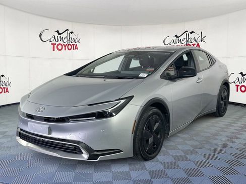 Used 2026 Toyota Prius Plug-In Hybrid FWD image 4