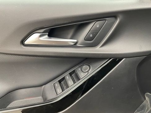 New 2026 Chevrolet Equinox LT w/ Safety and Technology Package AWD/4WD image 9